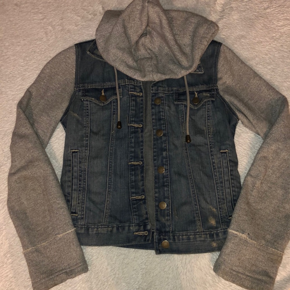 Sweatshirt/ jean jacket combo